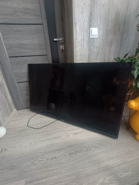 Продам телевізор 55 дюймів на запчастини
