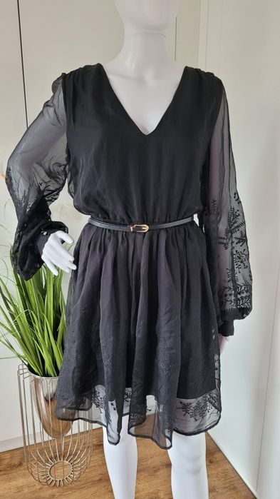 Sukienka damska z haftem dekolt V czarna Mohito XL