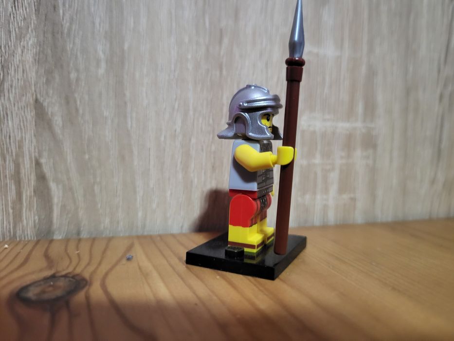 Lego minifigures seria nr 6 Legionista, rzymianin BEZ tarczy 1 szt