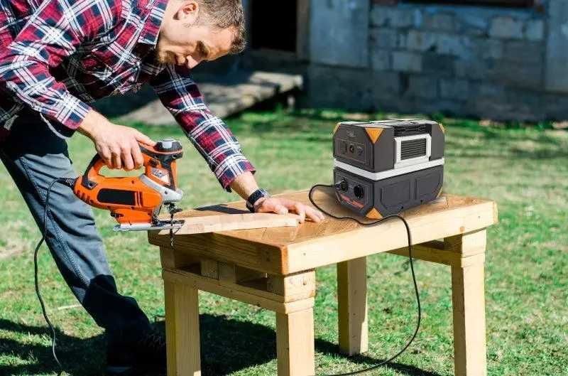 Портативна зарядна станція Technaxx 1200W Powerstation TX-231