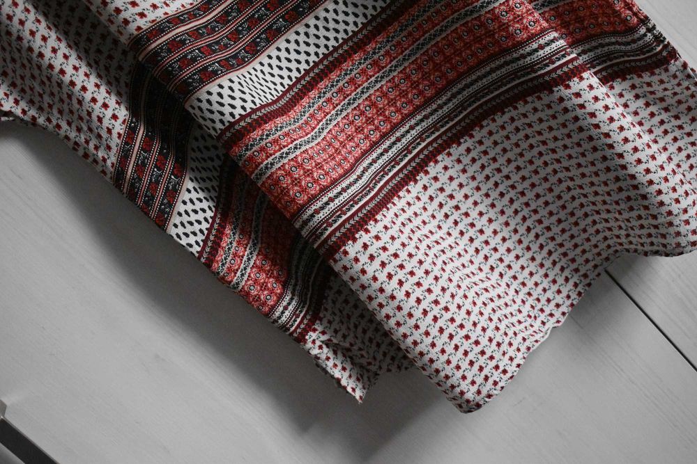 Bluzka 46 3XL koszulka z krótkim rękawem wzorzysta odkryte ramiona