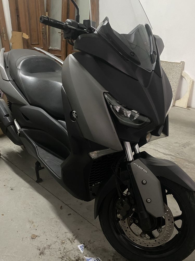 Yamaha X-Max 300 | 18.000 km | Revisões na marca | Como nova