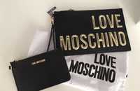 Torebka listonoszka kopertowka Love Moschino czarna zlote litery