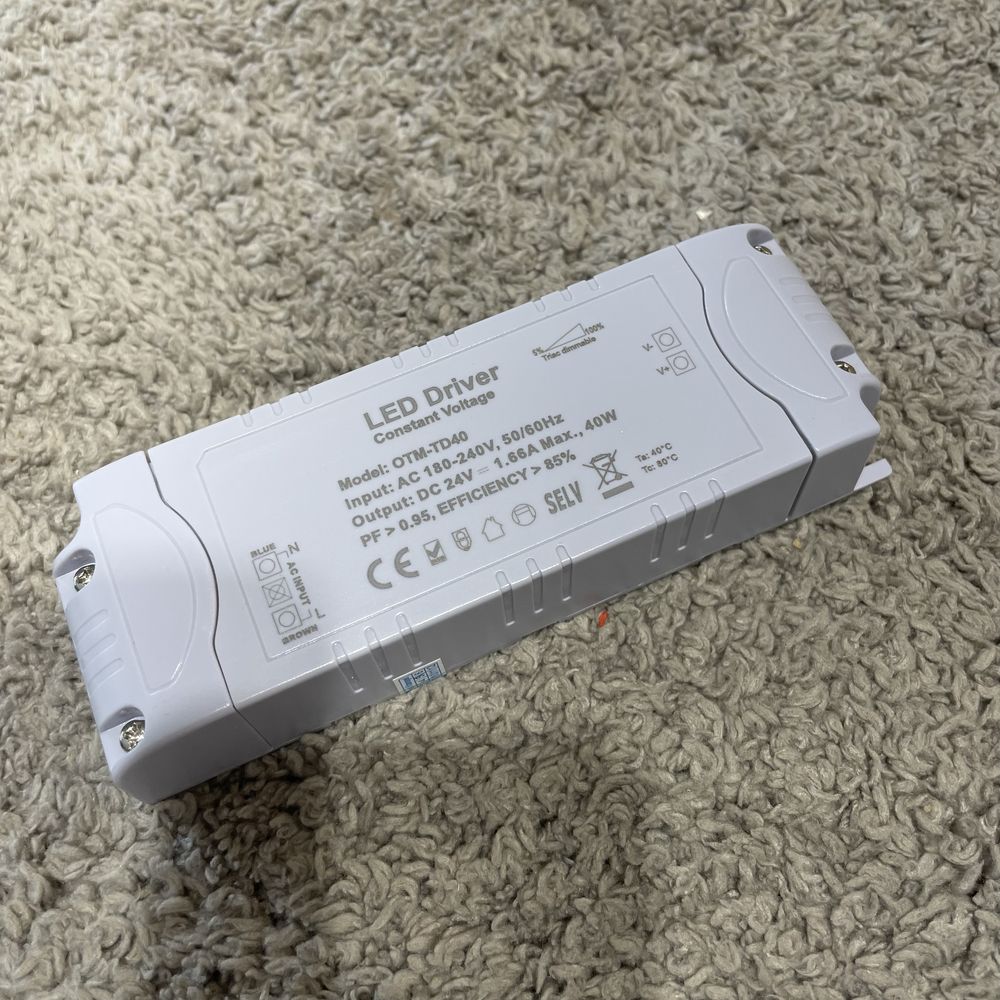 Zasilacz do LED REYLAX Transformator LED Ściemnialny 24V 40W (22)