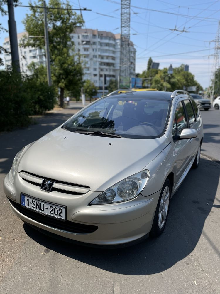 Peugeot 307sw 2 л турбодизель 7 мест