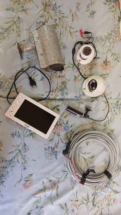 камери відеонагляду вуличні нічні кольорове зображення