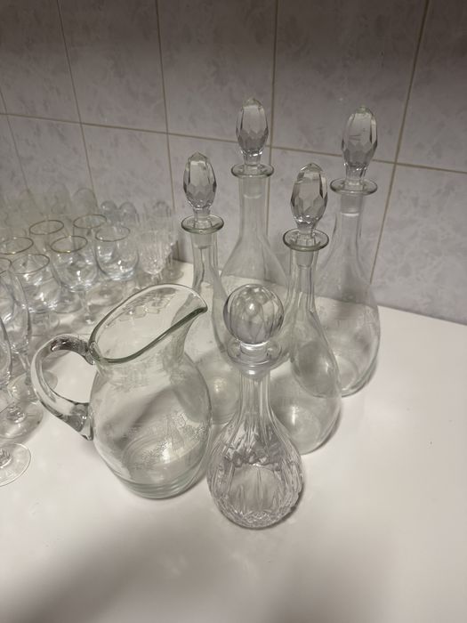 Servico de copos e jarros