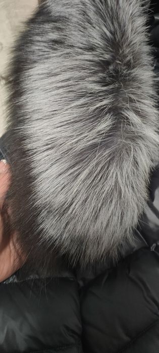 Зимовий пуховик з натуральним хутром