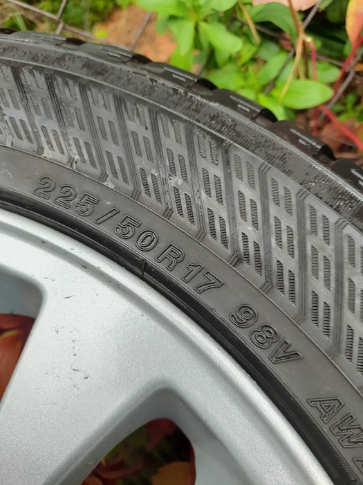 Felgi alu 17 z oponami 225/50/17 wielosezonowe.