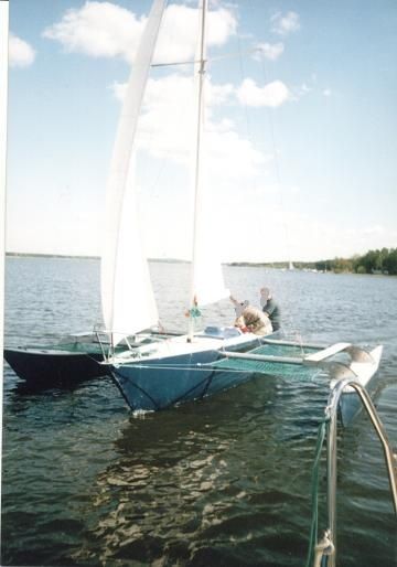 Yacht zaglowy trimaran