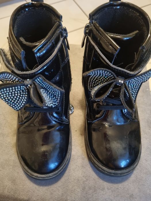 Buty półbuty czarne lakierkowe r.30 Nelli blue