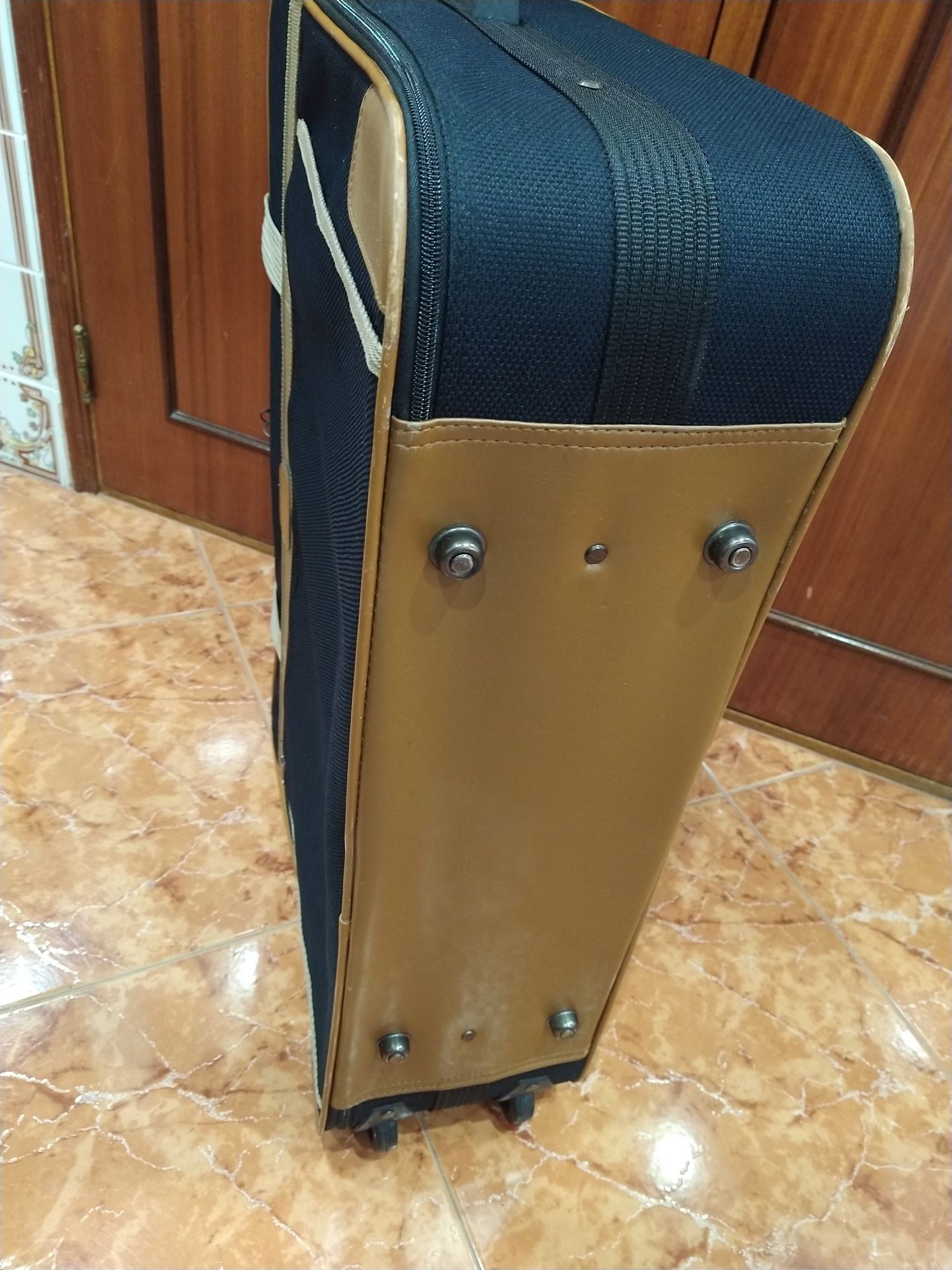 Mala malas 23kg viagem casa quarto apartamento carro avião  autocarro.