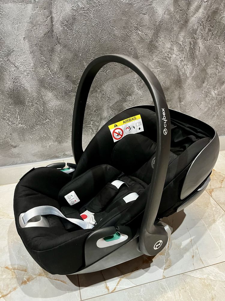 Cybex cloud z2 deep black Nosidełko