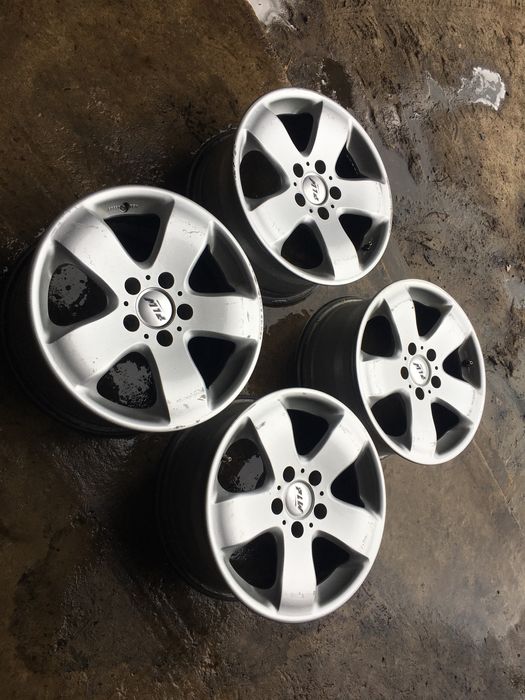 Продам титани mercedes-benz R16 ET 35 5*112