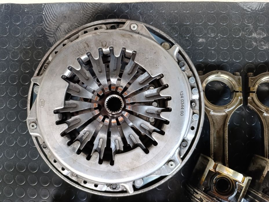 Колінвал демфер форсунки тнвд поршня Mazda 6 RF5 коленвал мазда 6 RF5