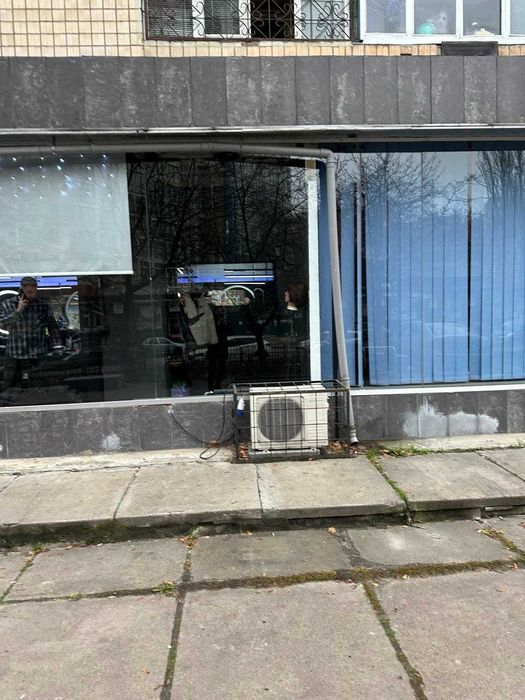 Здам фасад 85 м2 на вул. Кудряшова /Ліпкивського Залізнчнй. Вокзал