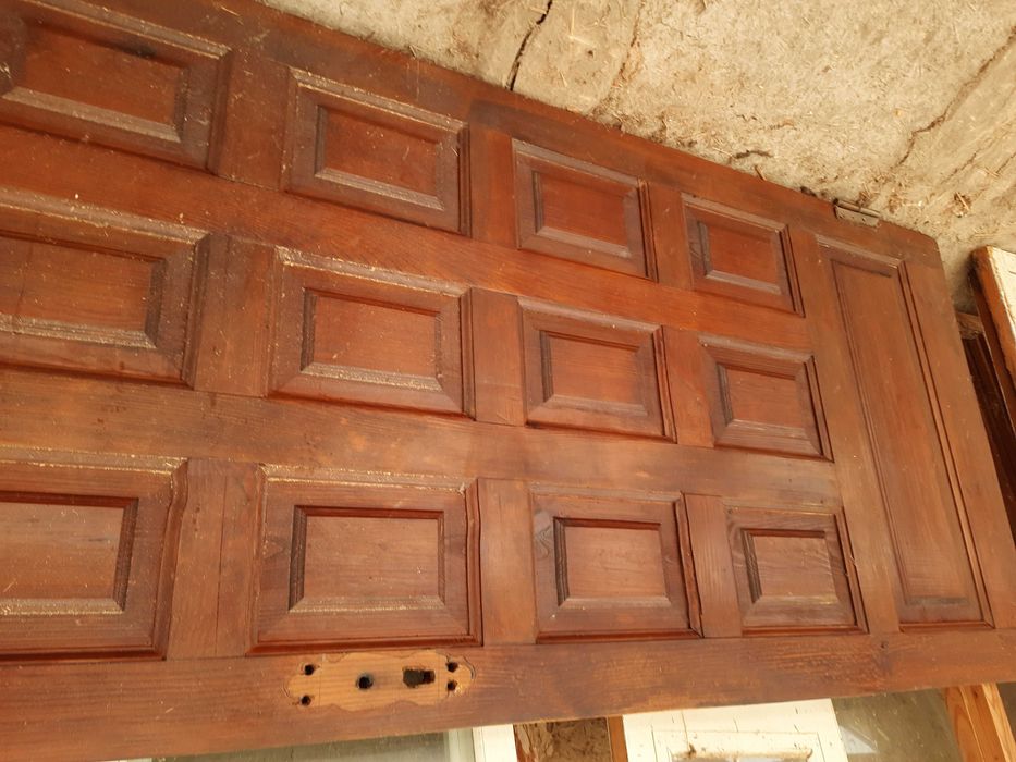 Двері дерево сосна, 214 см на 90 см б.у.