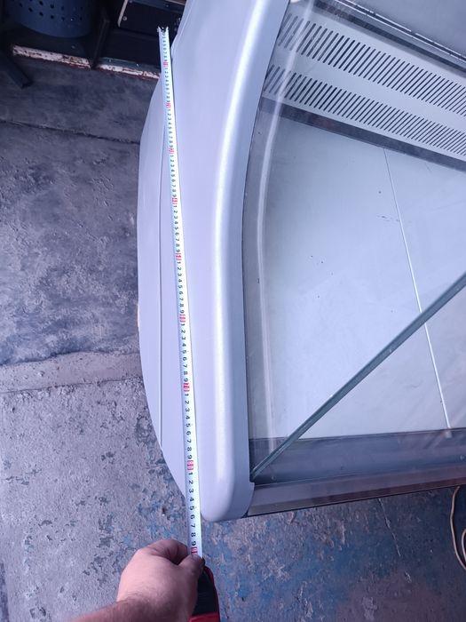 Продам ковбасну холодильну вітрину