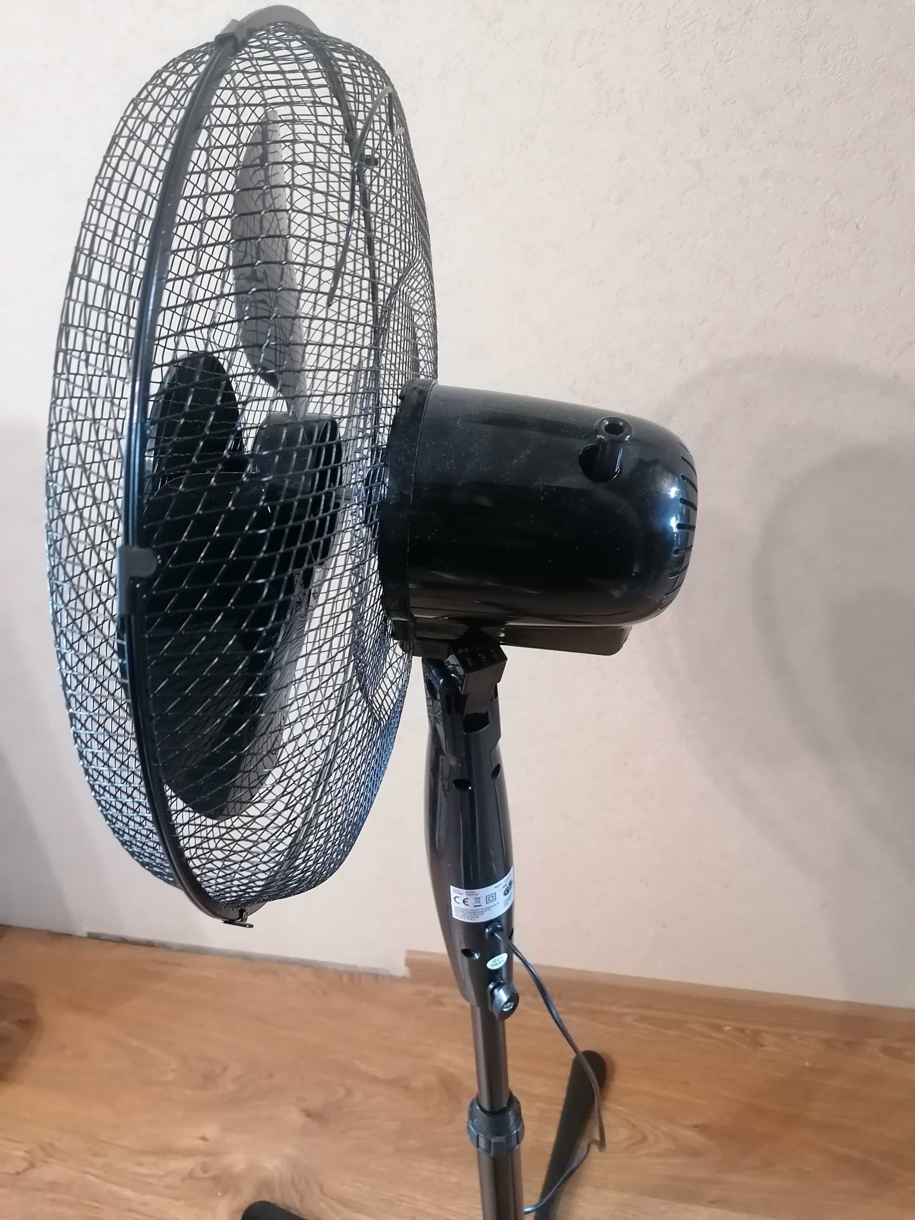 Stojący wentylator Kinzo Czarny