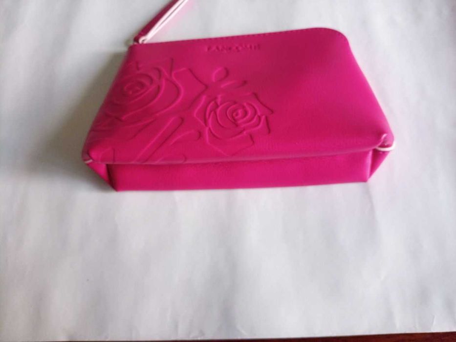 Косметичка Lancôme, рожева.