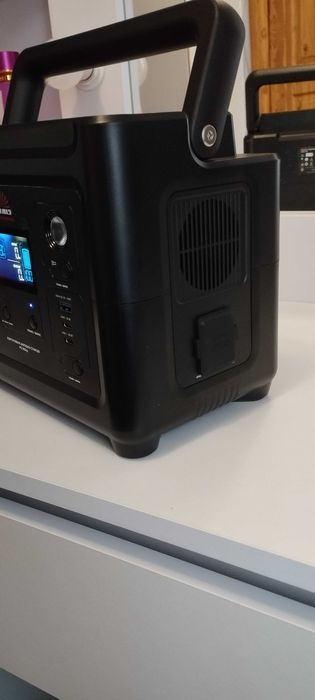 Портативна зарядна станція Vitals
