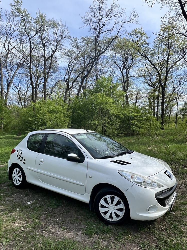 Продам Peugeot 206 2012 року