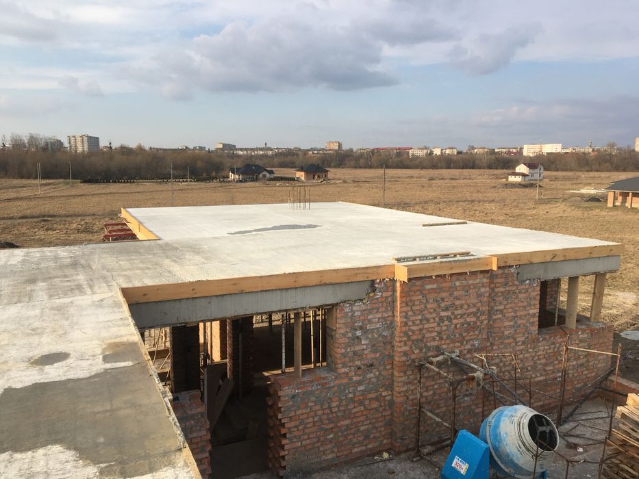 Монолітне перекриття Луцьк. Заливання перекриття своєю опалубкою