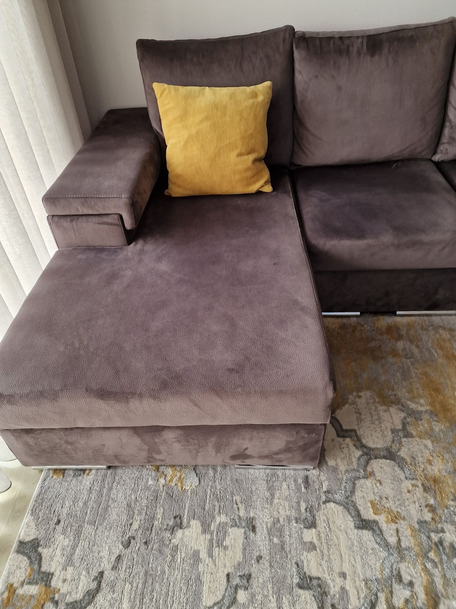 Sofá com chaise longue