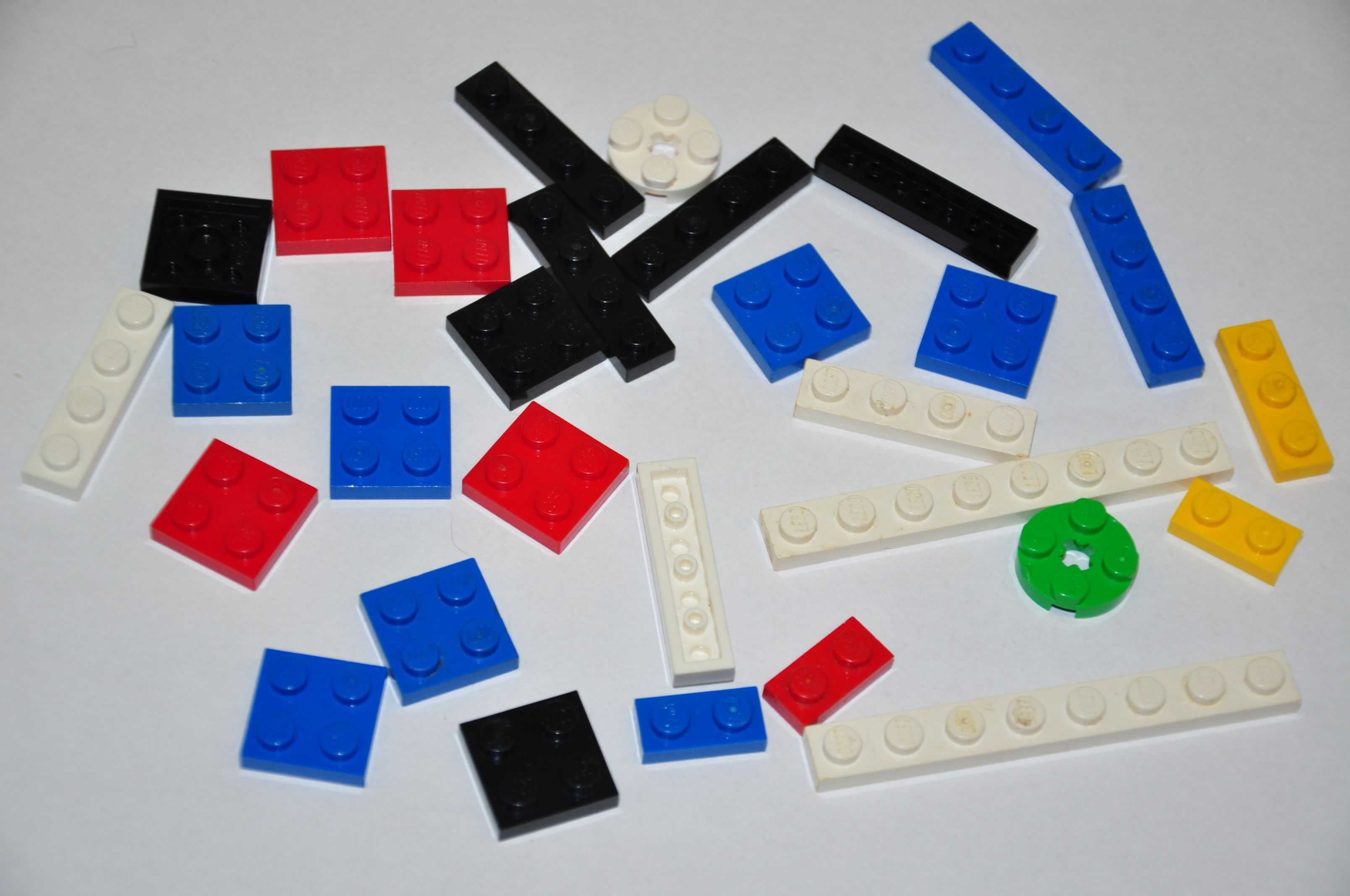 L1452. LEGO - Plate mix kształtów i kolorów, 30 szt.