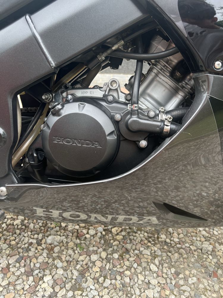 Honda cbr125r jc39 wtrysk