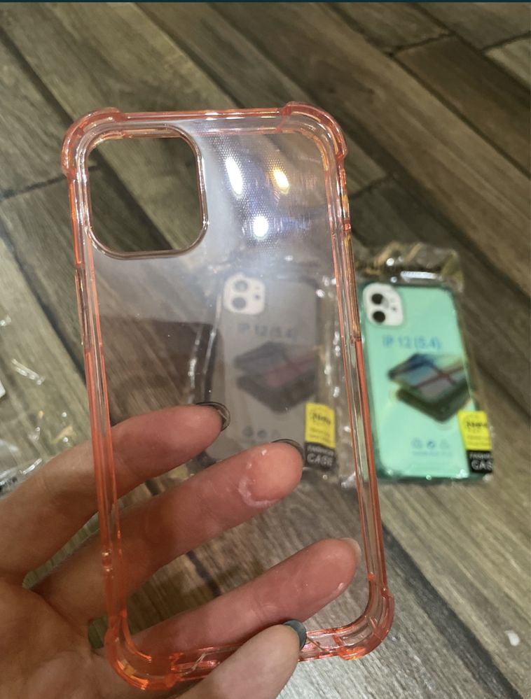 Zielone transparentne etui na iphone 12 mini