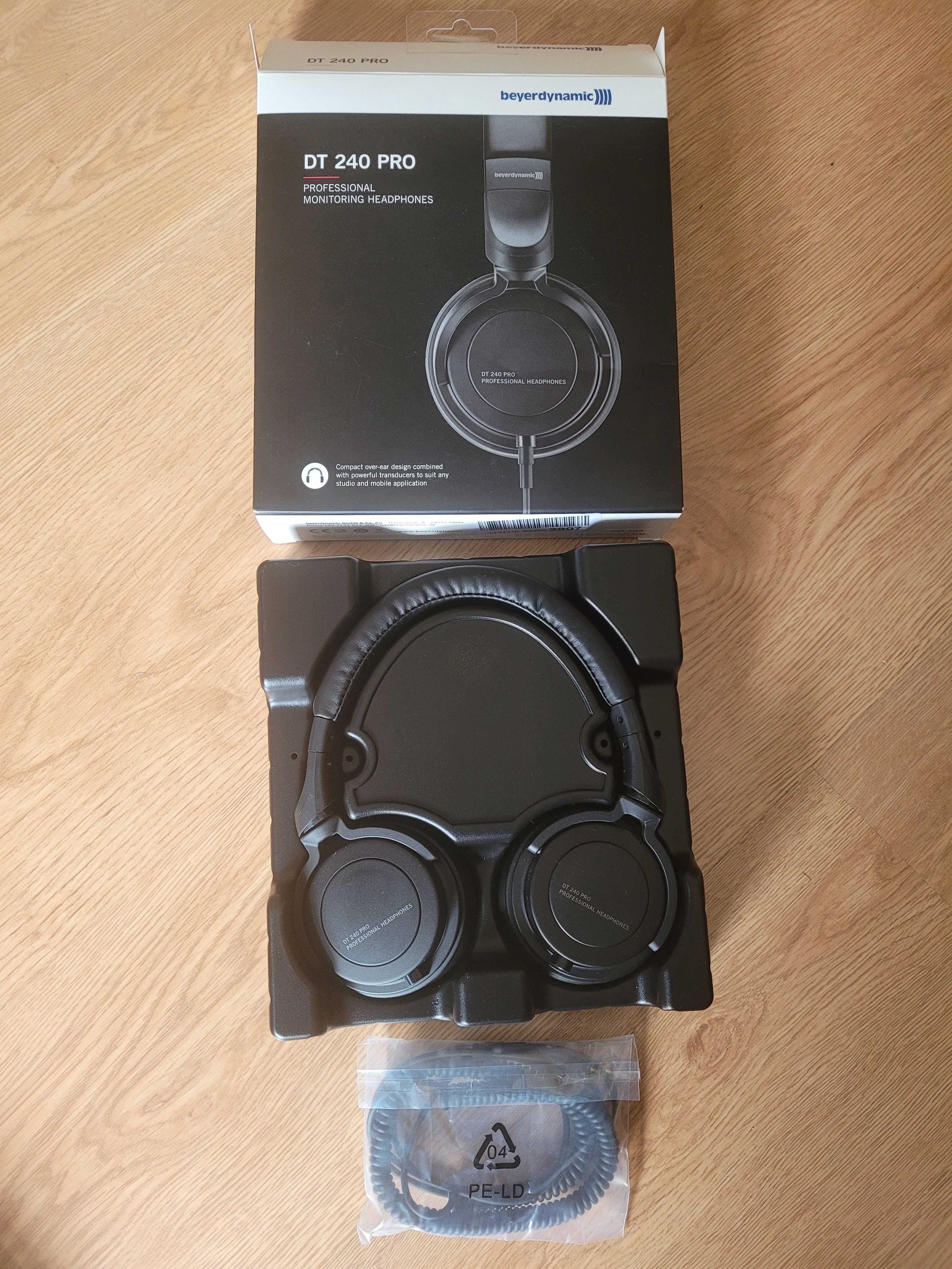 Headphones Beyerdynamic DT 240 PRO Studio Monitoring