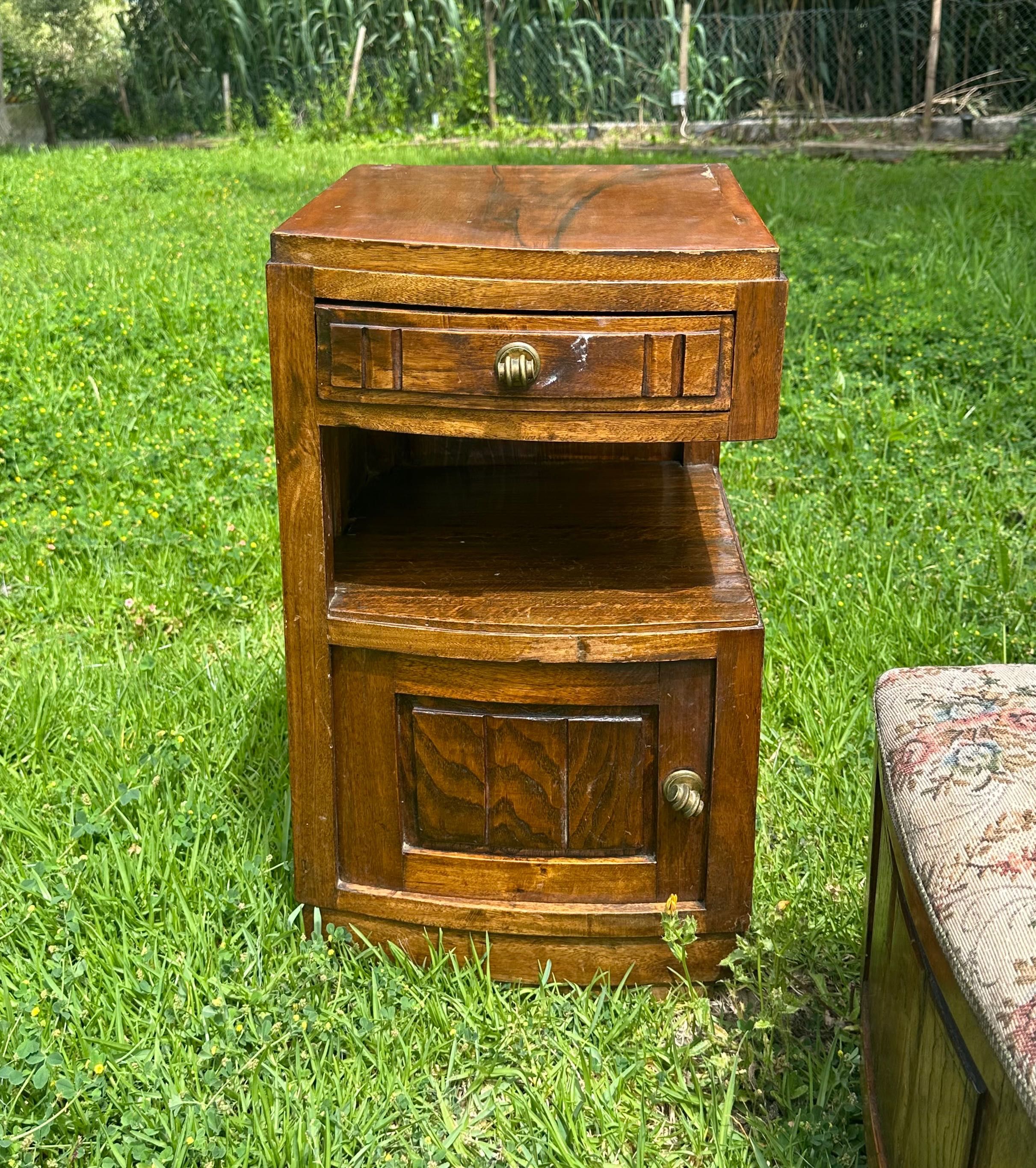 Conjunto mesinhas de cabeceira e banquinha