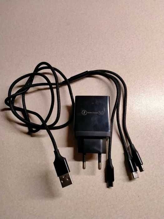Ładowarka -3 porty USB +kabel z końcówkami typ C/ microUSB / Lightning