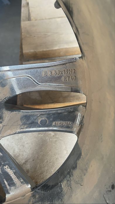 Продам диски (колеса) Audi r19