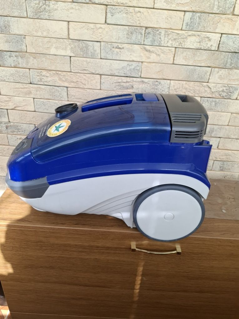 Миючий пилосос THOMAS TWIN TT з аквафільтром.