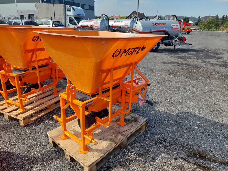 Piaskarko Solarka - Posypywarka Motyl 600 L - Przystawka Komunalna
