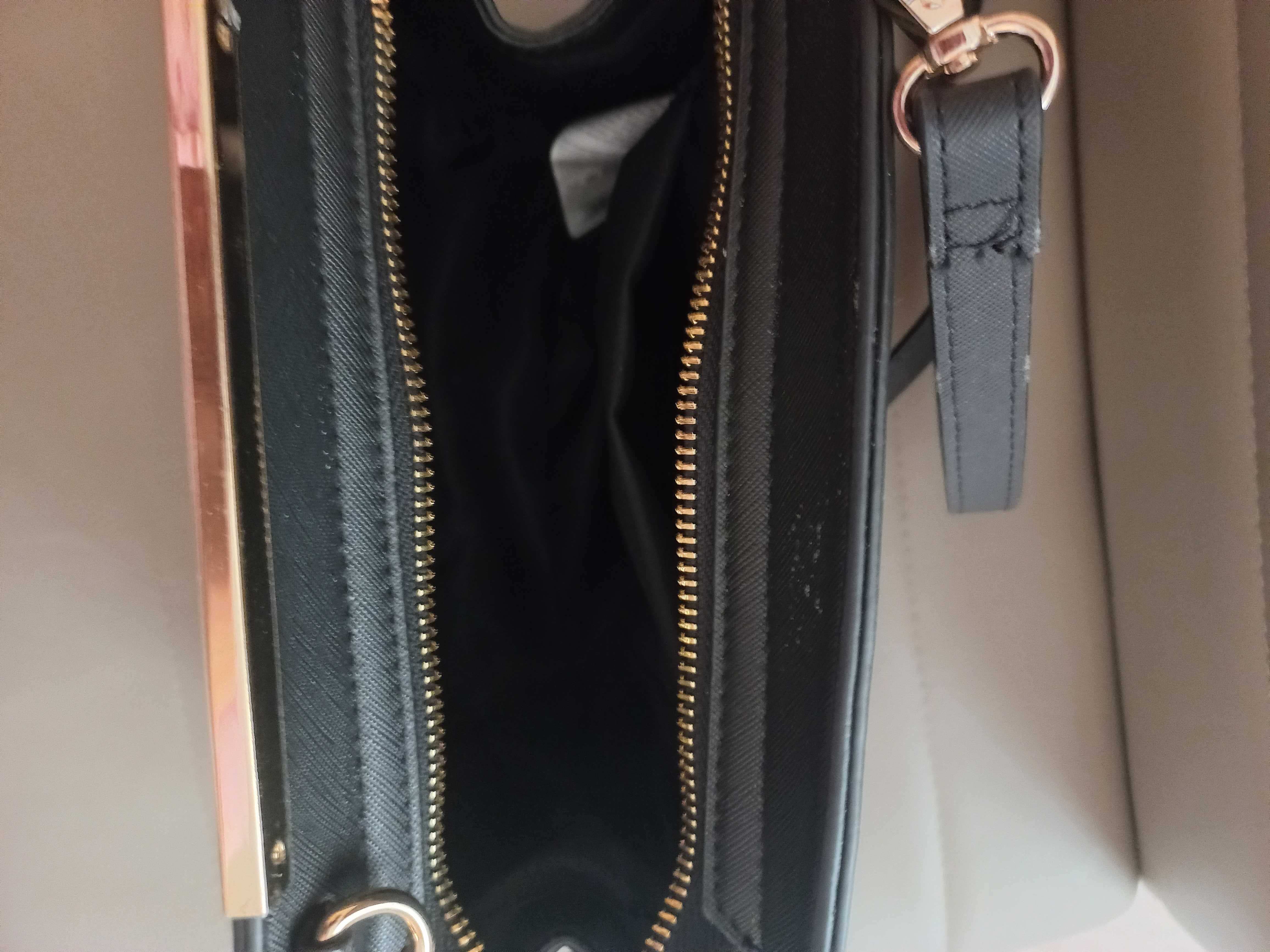 Жіноча сумочка чорного кольору