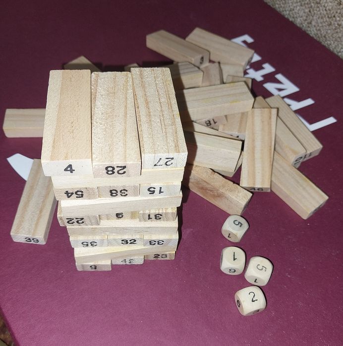 Гра Дженга(Jenga)