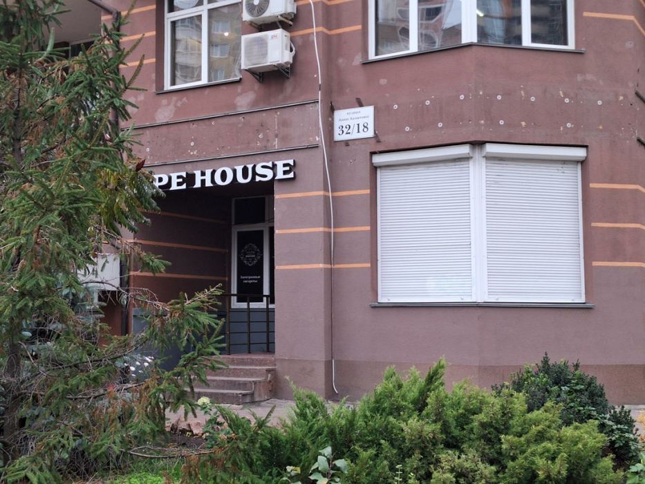 Оренда з грудня ~ приміщення 39 м² ~ Ахматова 32/18