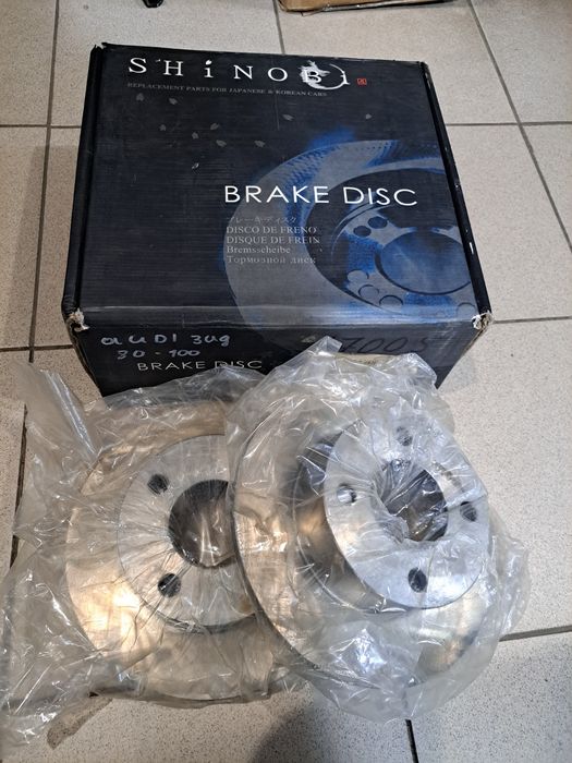 Диски тормозные Audi 80 100 задние