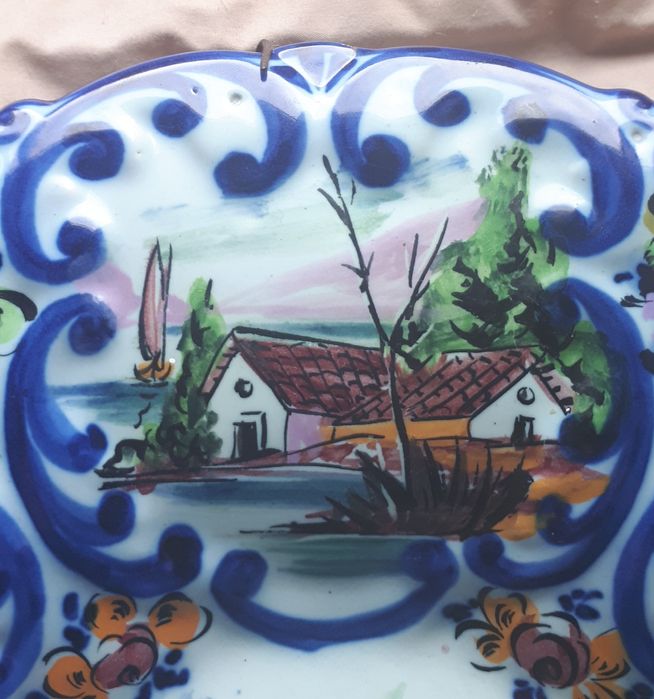 Prato decorativo cerâmica Alcobaça EPL  pintado à mão n. 334 anos 40