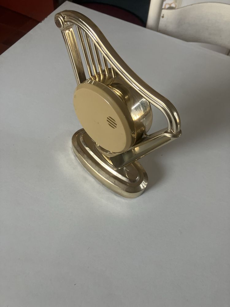 Relogio de mesa em forma de arpa