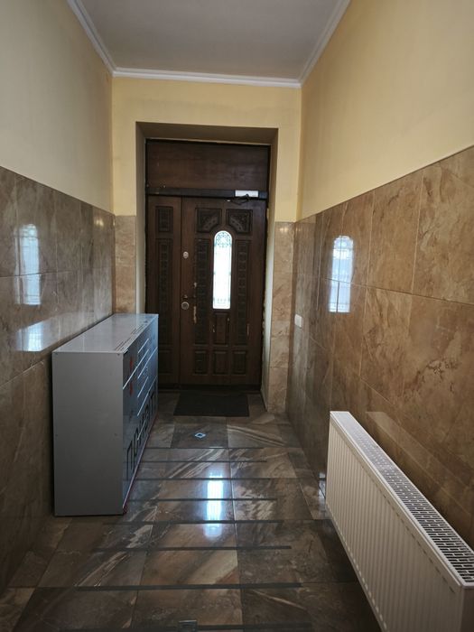 Продаж 3-ри  кімнатної квартири на Подолі