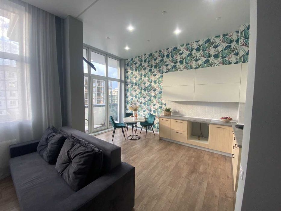 Велика євродвокімната квартира з кухнею-студією! БЕЗ комісії!