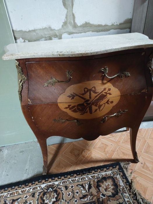 Тумба комод старинная, сверху мрамор,