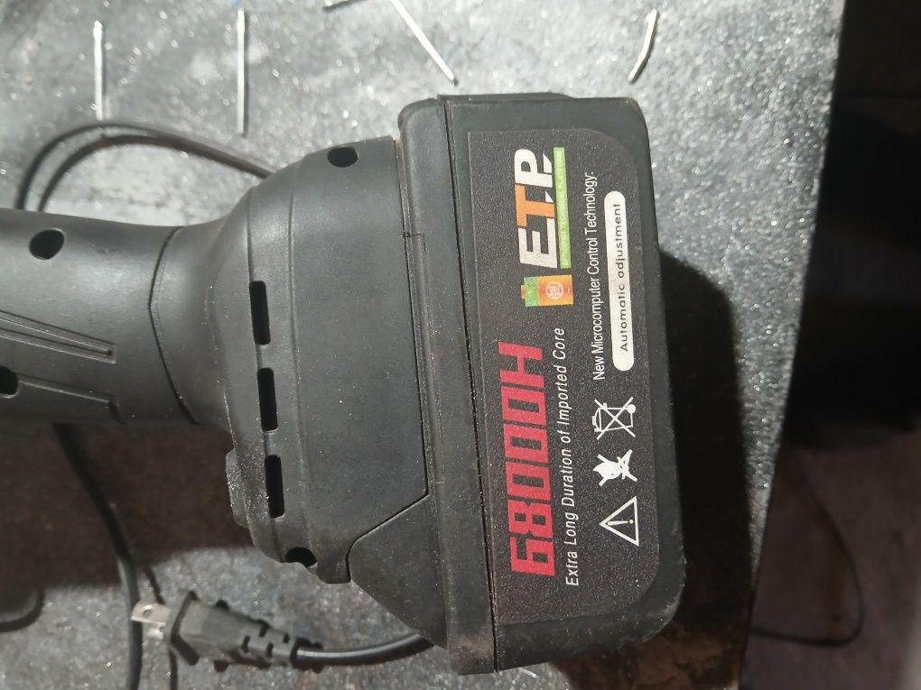 Rebarbadora a bateria