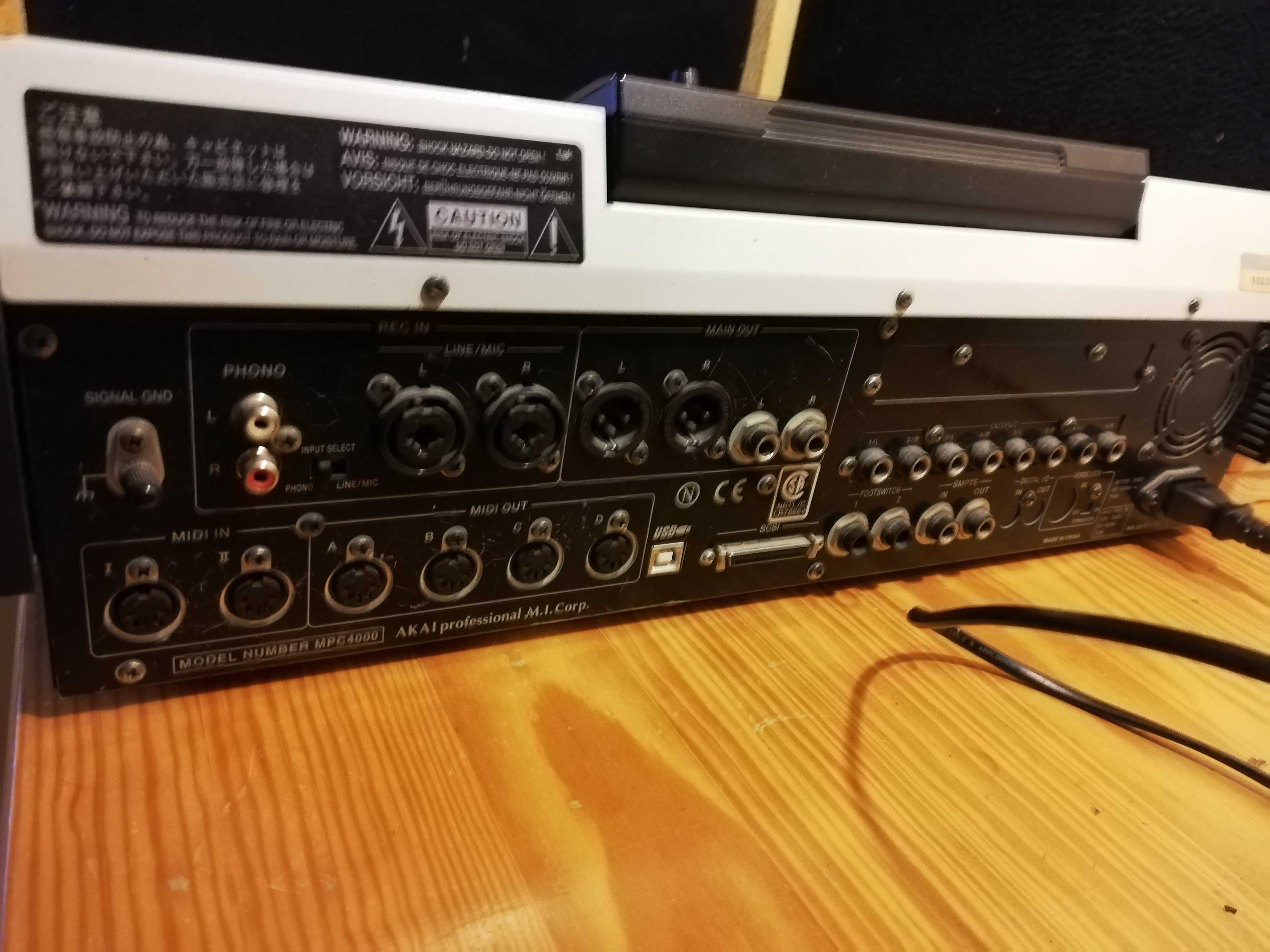Sampler Akai MPC 4000