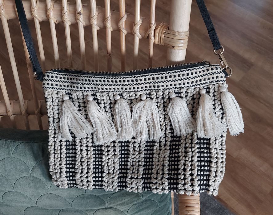 Torebka kopertòwka boho frędzle H&M