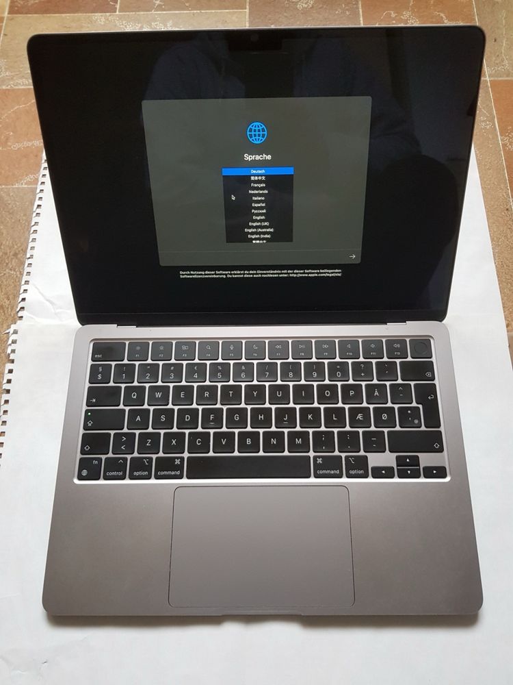 MacBook Air M2 2023